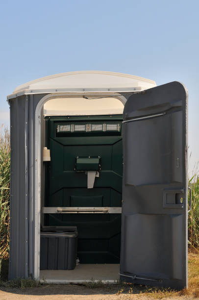 Porta potty delivery and setup in Port Labelle, FL